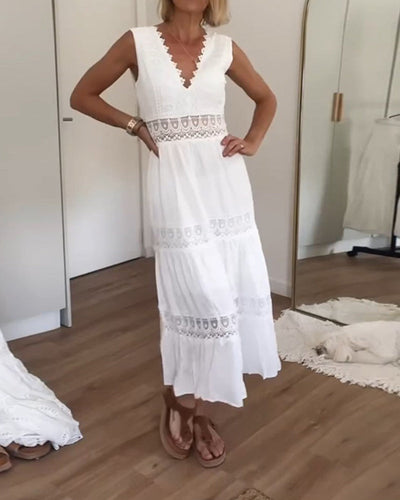 Clara | Elegante kantjurk met diepe V-hals