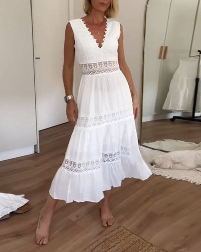 Clara | Elegante kantjurk met diepe V-hals