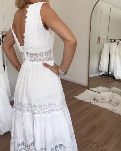 Clara | Elegante kantjurk met diepe V-hals